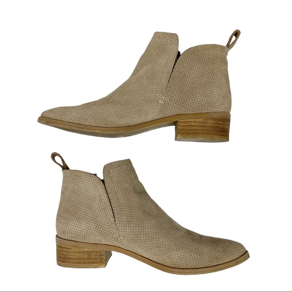 Dolce Vita Beige Perforated Suede Leather Low Heel Ankle Boots Women’s Size 7.5 - Picture 4 of 11